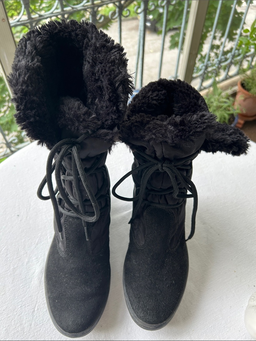 Pajar Black Faux-Fur Trim Lace-Up Winter Boots, W8.5 (39) - Picture 3 of 7